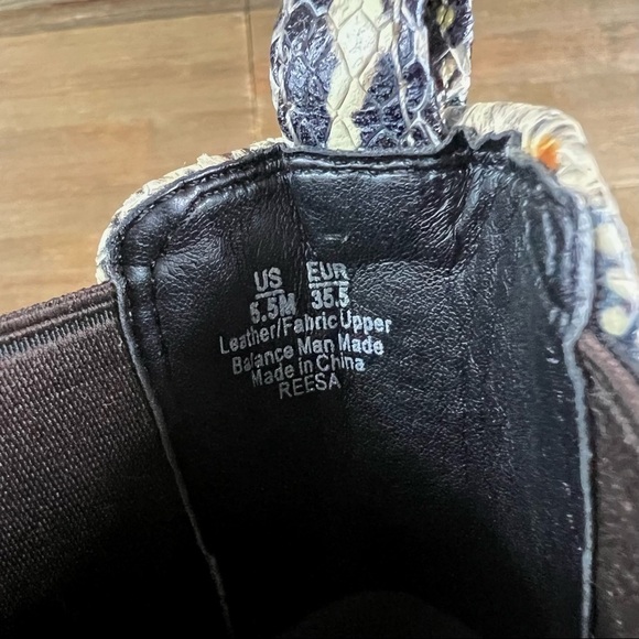 NEW Sam Edelman Snakeskin Reesa Chelsea Ankle Boots - Picture 13 of 13